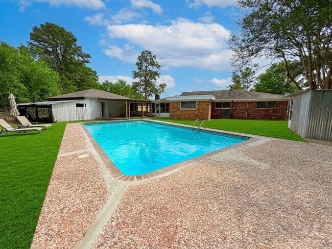 Building Photo - 20729 Canterbury Ln