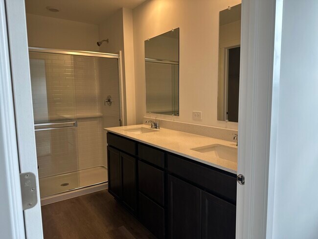 Building Photo - 2428 Semillon St