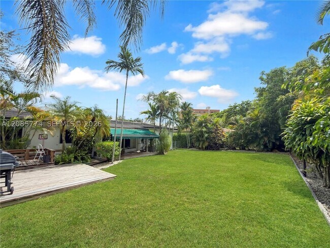 Building Photo - 3128 Coconut Grove Dr
