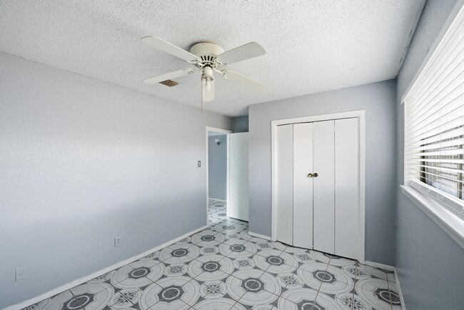 Building Photo - 3340 Burke Rd