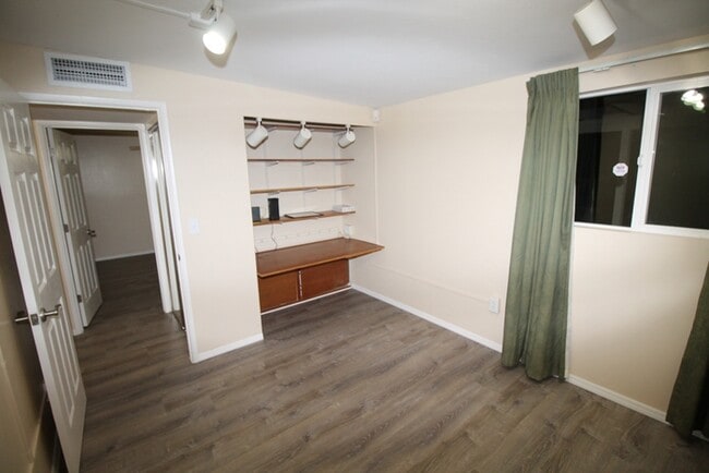 Building Photo - 7932 E Rosewood St