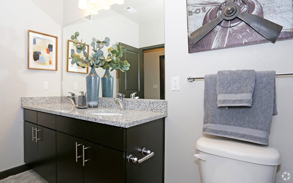 2BR,2BA,1088SF - Grand Courtyard - Trillium