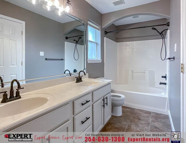 Building Photo - A Beautifully Updated 3-Bedroom Home that ...
