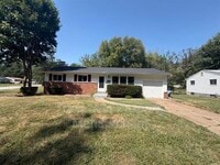Building Photo - 675 Lilac Dr