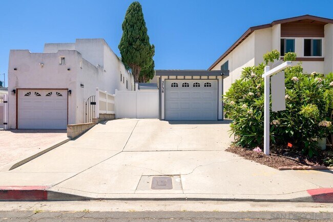 Building Photo - 2738 Erie St