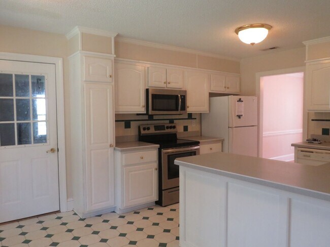 Building Photo - 130 Magen's Way Cedar Point, NC 28584