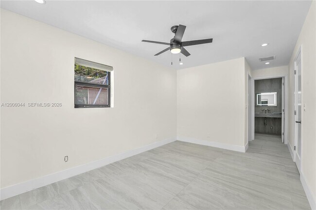 Building Photo - 4700 SW 110th Ave