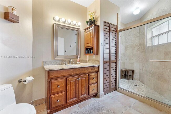 Building Photo - 6538 Via Regina