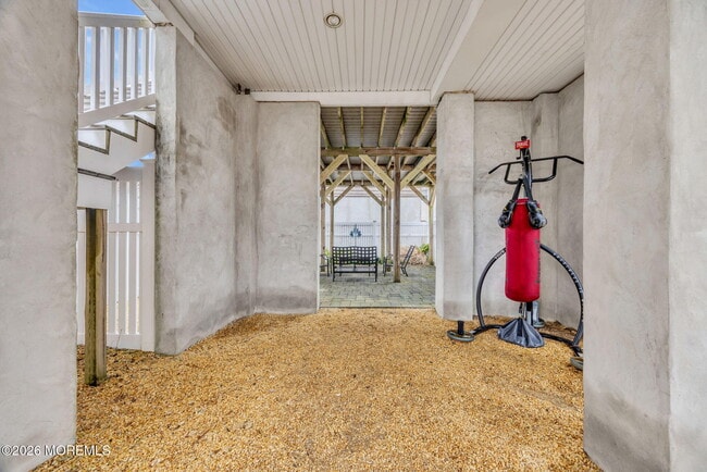 Building Photo - 46 Barberie Ave