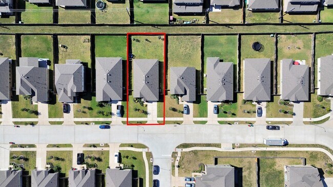Building Photo - 2302 Dewford Fls Dr
