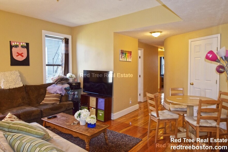 Building Photo - 17 Highgate St