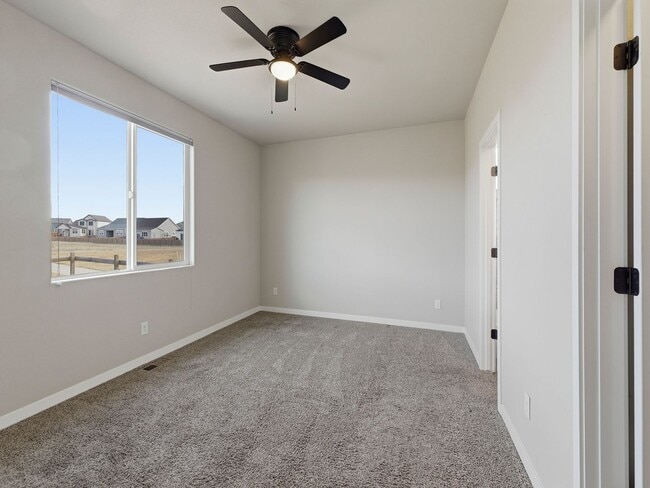 Building Photo - Updated 2-Bedroom, 2-Bathroom Home in Loveland