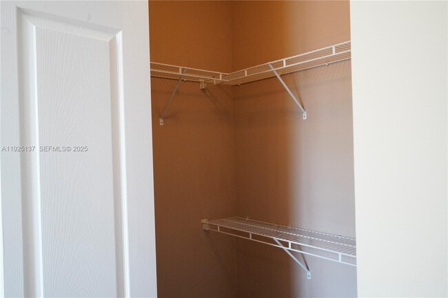 Building Photo - 4402 SW 160th Ave