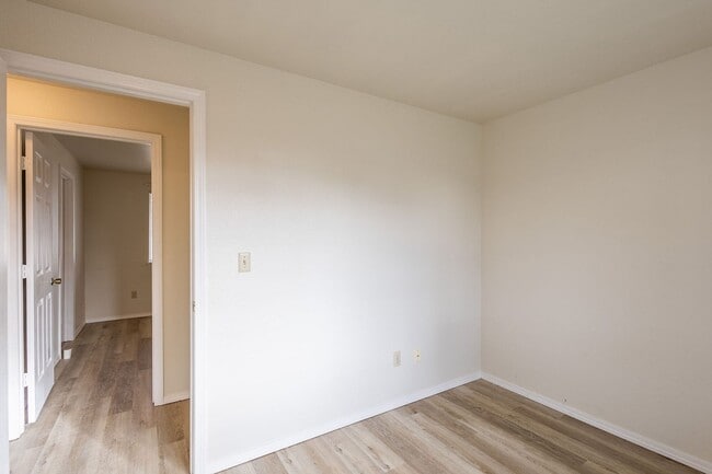 Building Photo - Renovated 2 bedroom 1 bathroom home