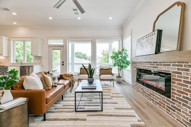 Building Photo - 3007 Avenue Q