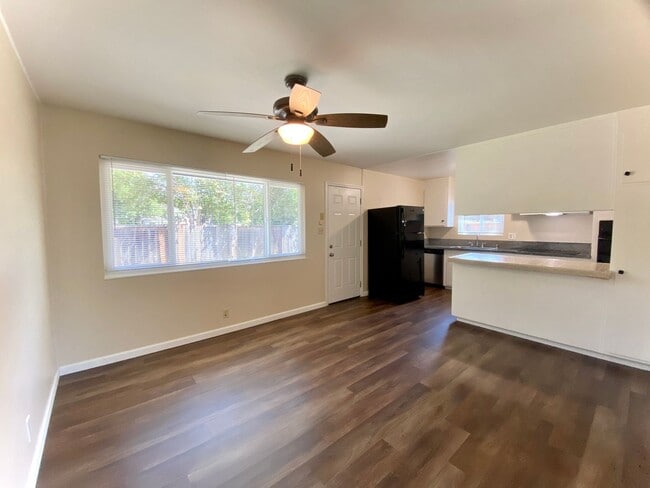 Building Photo - Lovely 4-bedroom home in Fremont – Sundale Neighborhood!
