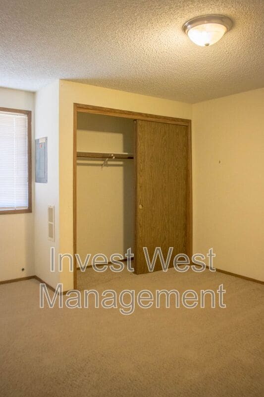 Building Photo - 408 NE 105th St