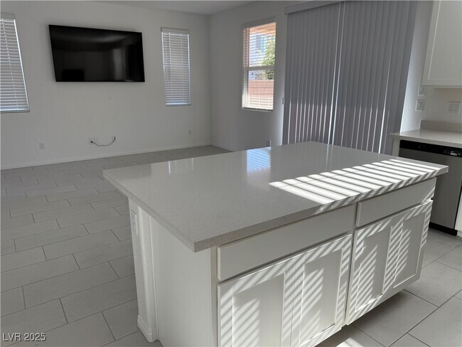 Building Photo - 10233 S Ullom Dr