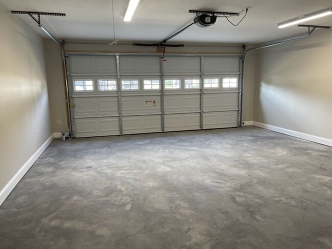 Building Photo - Location & Convenience!!!