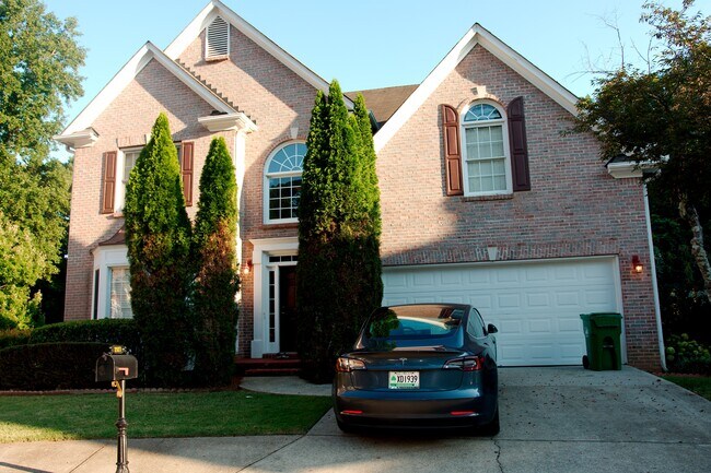 Building Photo - 2927 Arbor Creek Ln