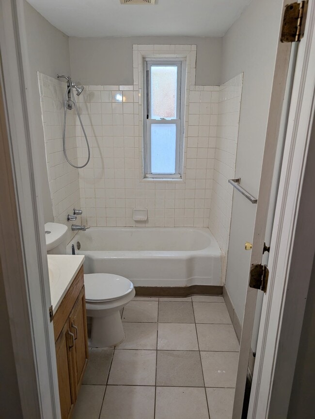 Building Photo - 739 Harriet St