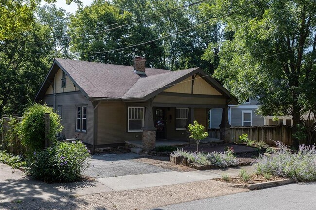 Primary Photo - 312 S Willow Ave