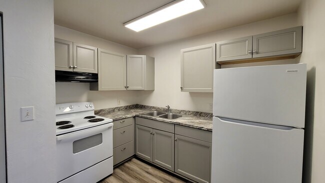 Building Photo - 5808 NW 25th Terrace