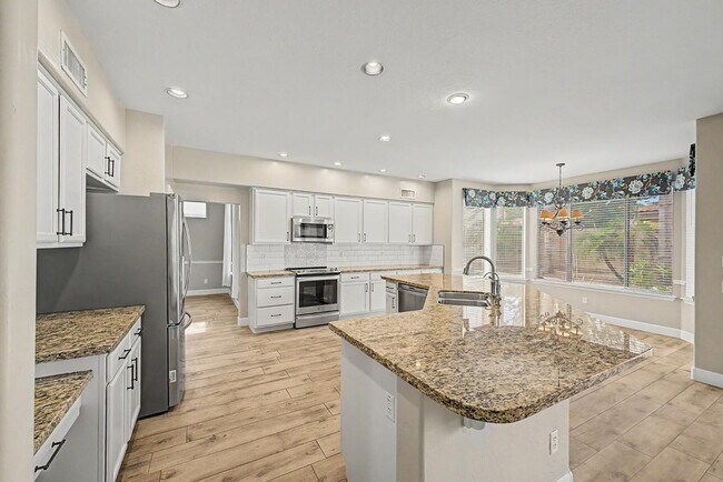 Building Photo - 6772 W Sonnet Dr