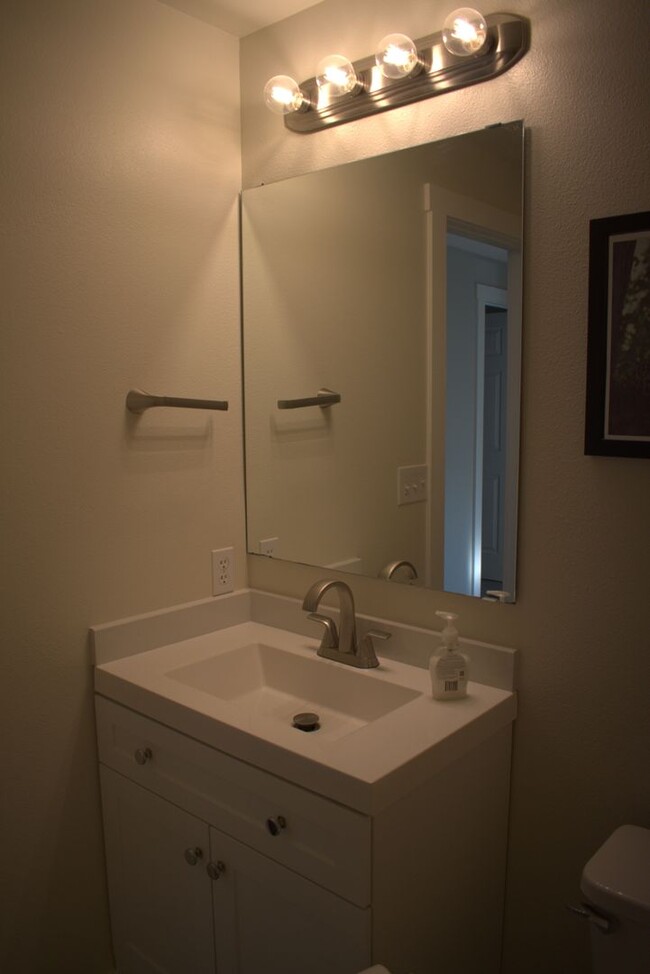 Building Photo - OPEN HOUSE SATURDAY 5/3/25 FROM 1:00-3:00 ...