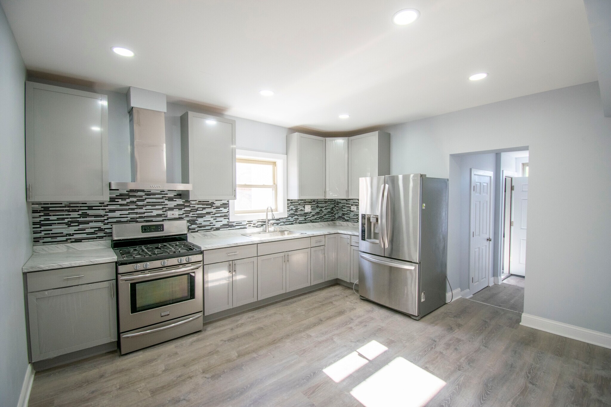 Totally new kitchen with stainless steel appliances. - 4921 W Addison St