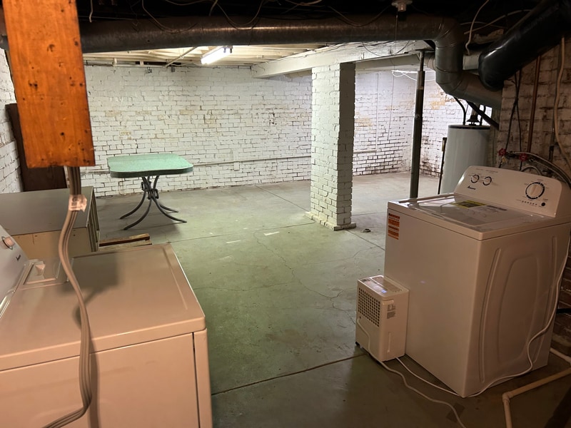 Building Photo - 1209 1/2 W Governor St