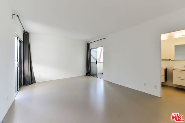 Building Photo - 558 Rose Ave