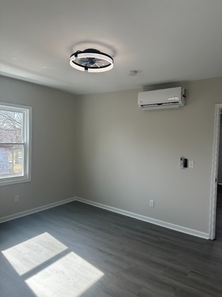 Building Photo - 1304 Floyd St