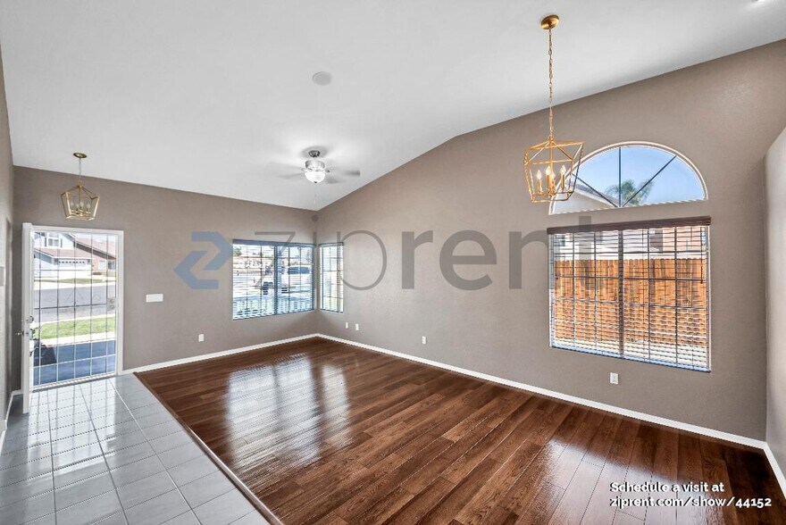 Building Photo - 27015 Hemingway Ct