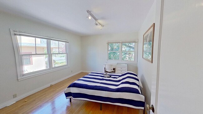 Building Photo - Amazing and Spacious 3 bed / 2 bath home! ...