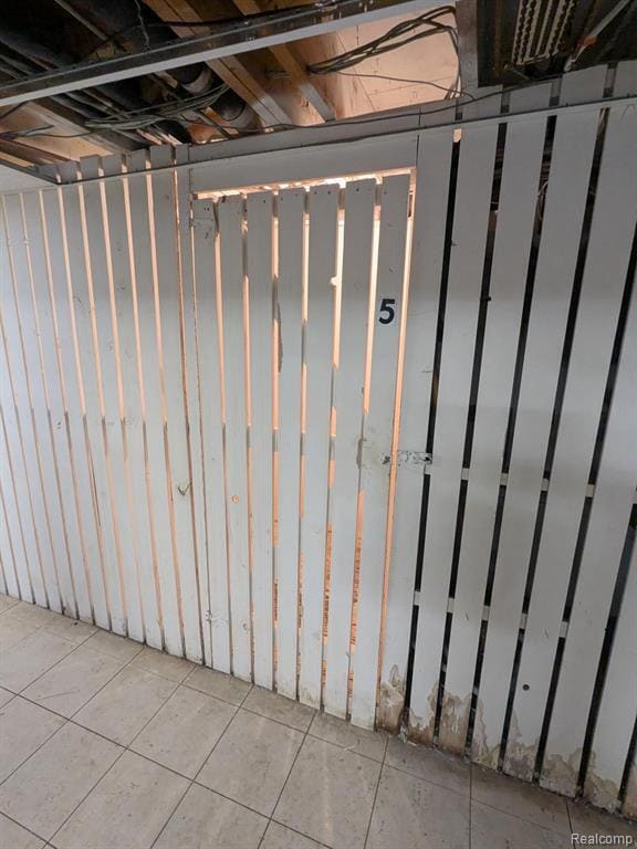 Building Photo - 6194 Richards Dr