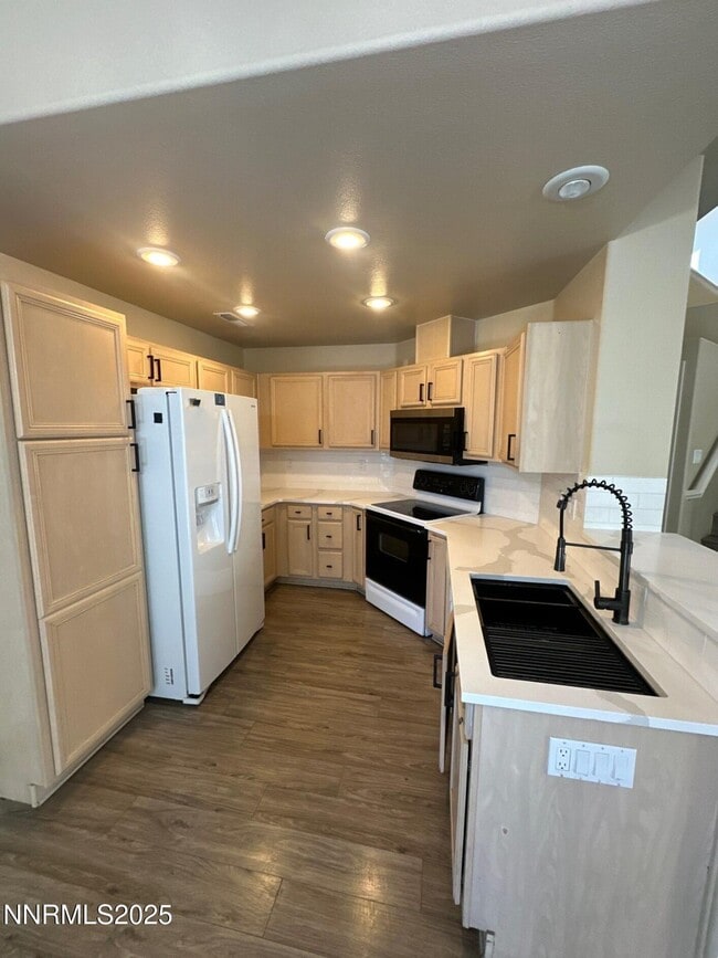 Building Photo - 2159 Golden Eagle Ct