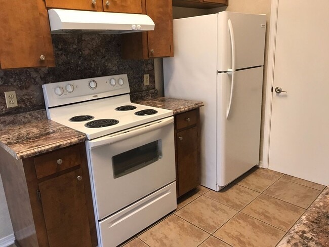 Building Photo - Cedar Creek Duplex