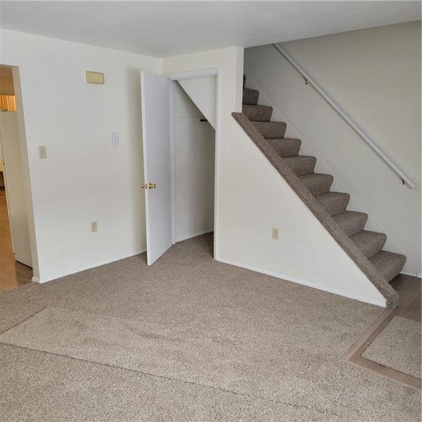 Building Photo - 890 Monaca Rd