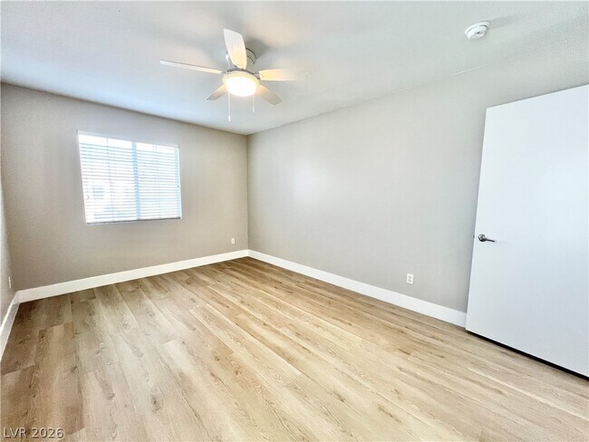 Building Photo - 1705 Encarta St