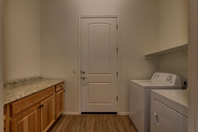 Building Photo - Spacious 3 Bedroom, 2 Bathroom Home in Granville
