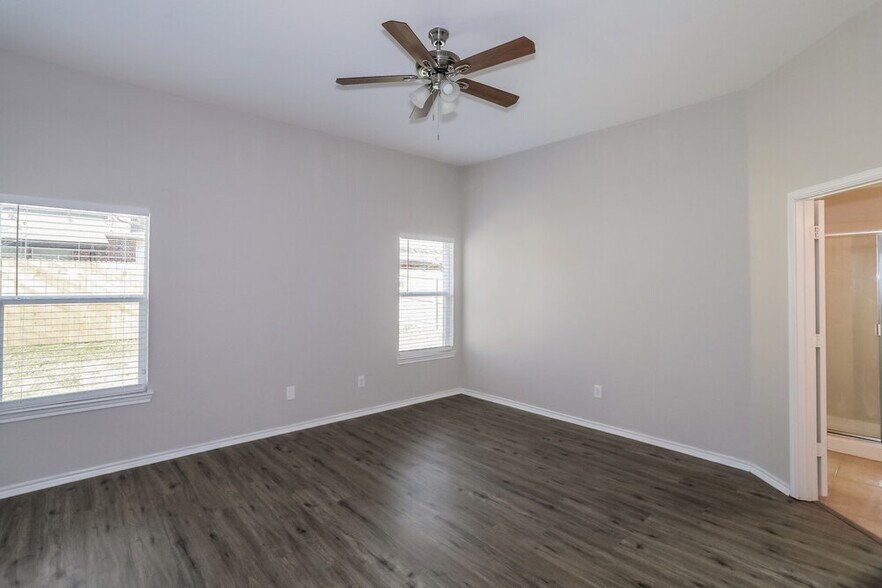 Building Photo - 4720 Fox Sedge Ln