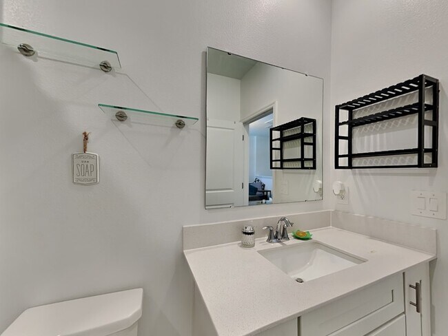 Building Photo - 3115 Country Side Dr
