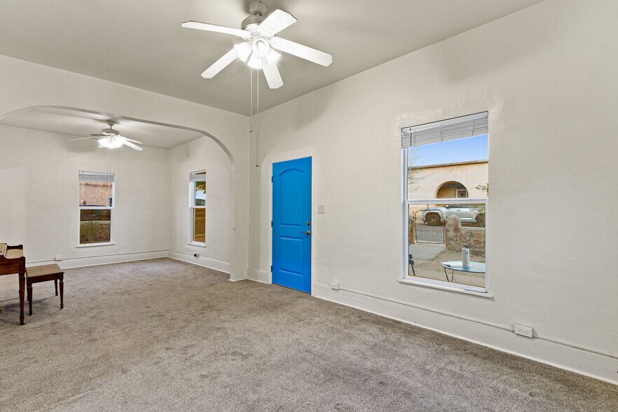 Dining area, 12 foot ceilings - 306 S San Pedro St