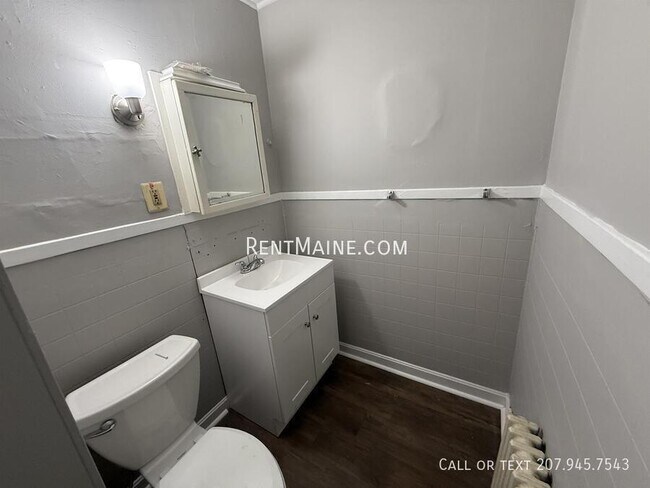 Building Photo - 75 Ohio St