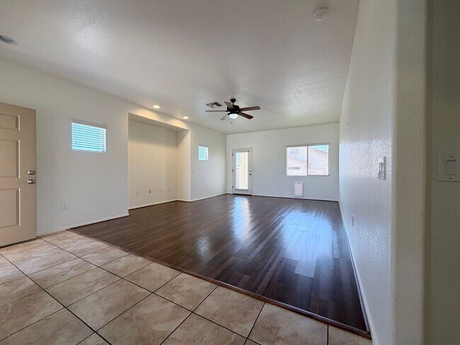 Building Photo - 3BR/2BA/2CG 1,401 sq.ft. rental with Community POOL in Sierra Vista, AZ