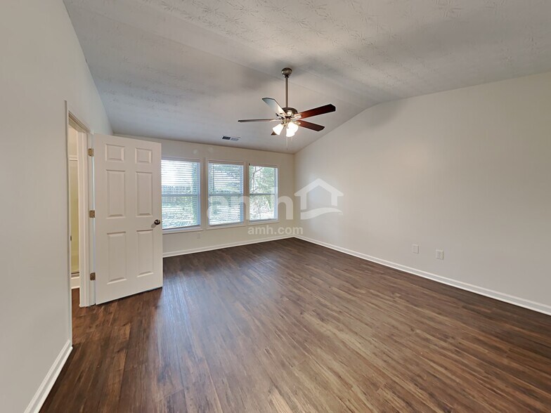 Building Photo - 4294 Windale Dr NW