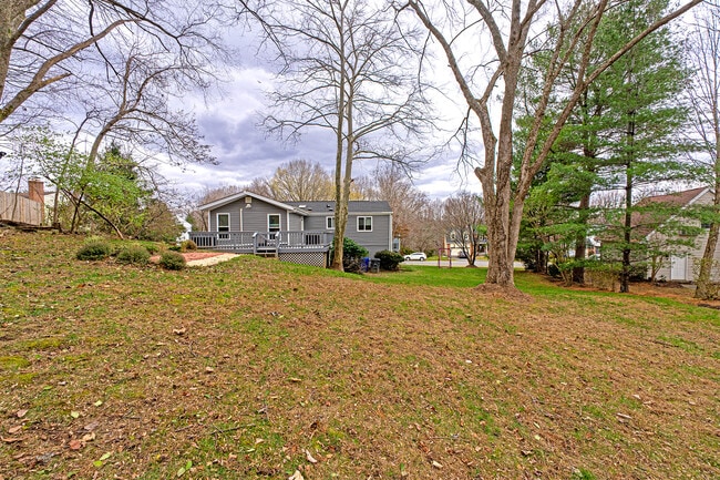 Building Photo - 9705 Locust Hill Dr