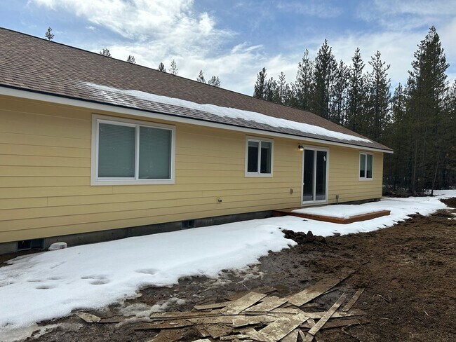 Building Photo - Brand New Home