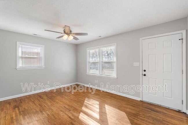 Building Photo - 911 Belinda St